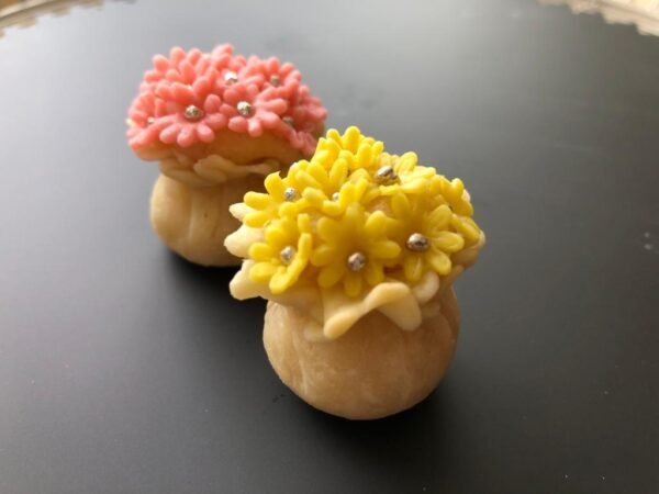 Marzipan Flowers - Image 3
